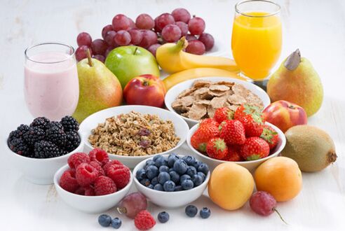 μούρα και φρούτα για σωστή διατροφή